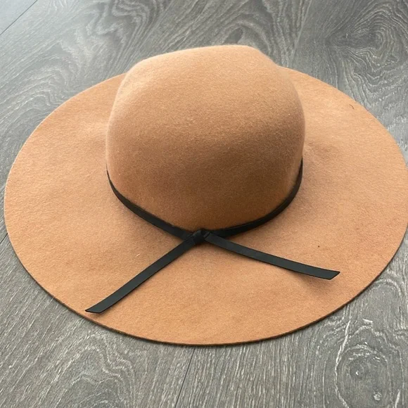 Fall hat - Picture 1 of 3